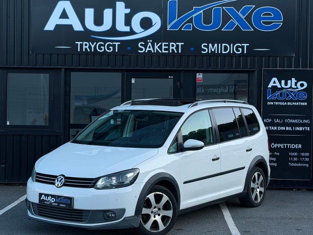 Volkswagen Touran Cross 2011