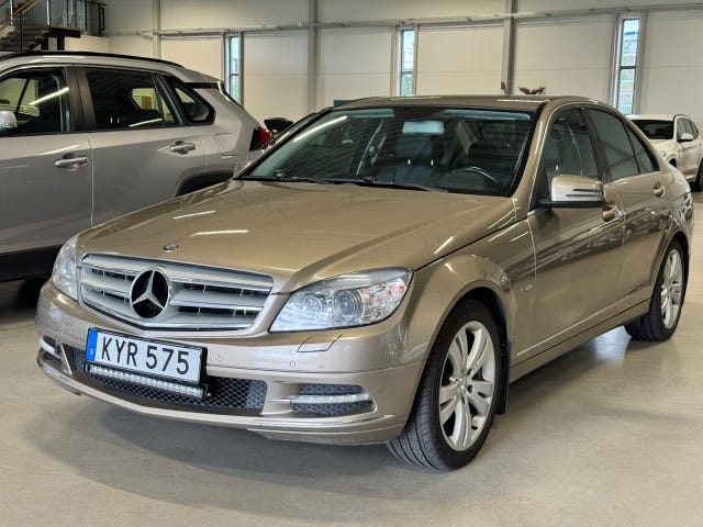 Mercedes-Benz C200 2011