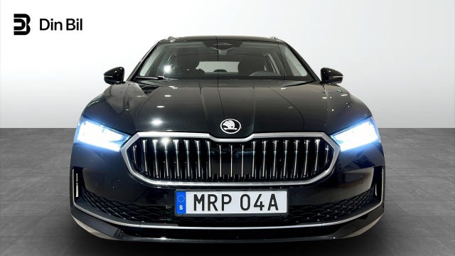 Skoda Superb 2025 – bild 4