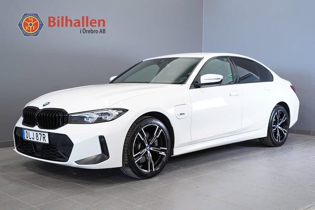 BMW 330e 2023