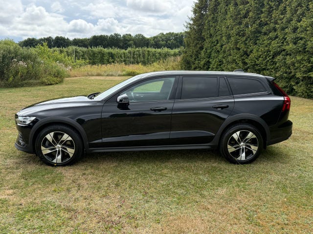 Volvo V60 Cross Country 2021 – bild 2