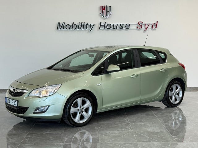 Opel Astra 2012