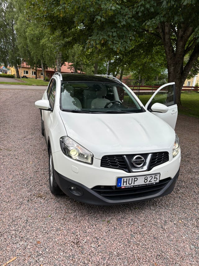 Nissan Qashqai+2 2010