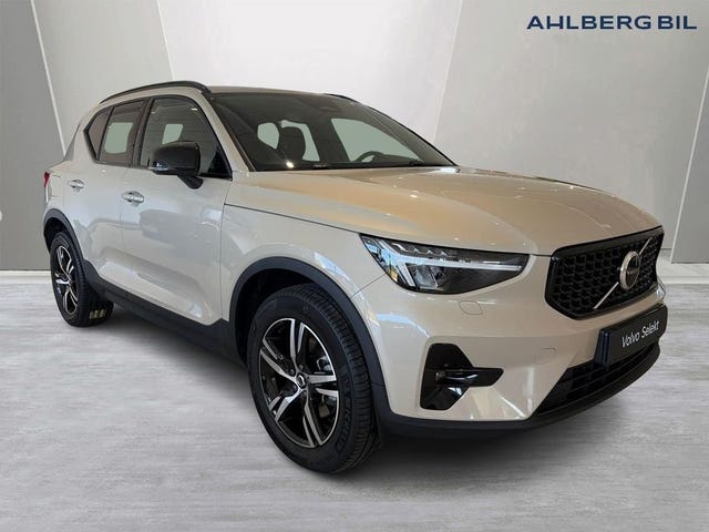 Volvo XC40 2025
