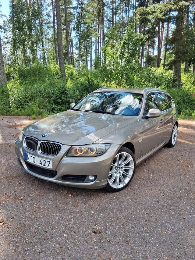 BMW 330d 2011