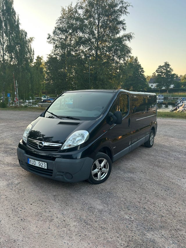 Opel Vivaro 2011