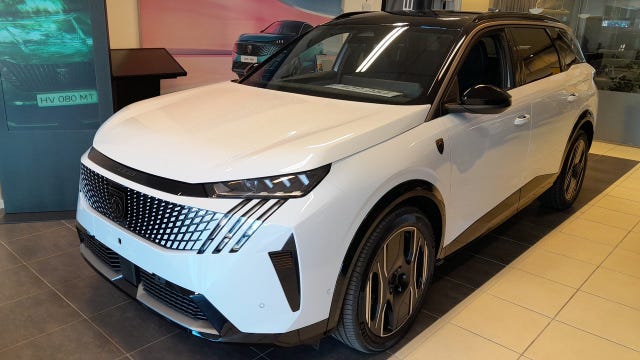 Peugeot e-5008 2026
