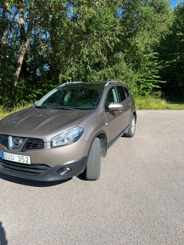 Nissan Qashqai+2 2011
