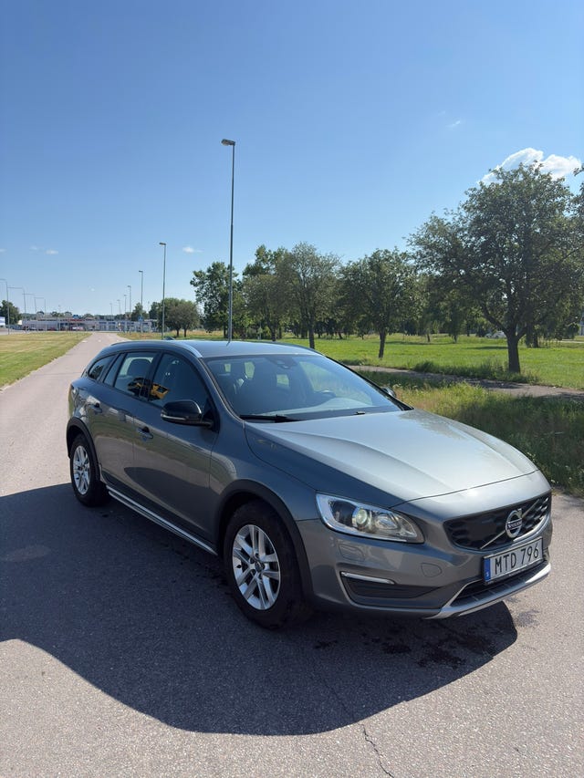 Volvo V60 Cross Country 2016