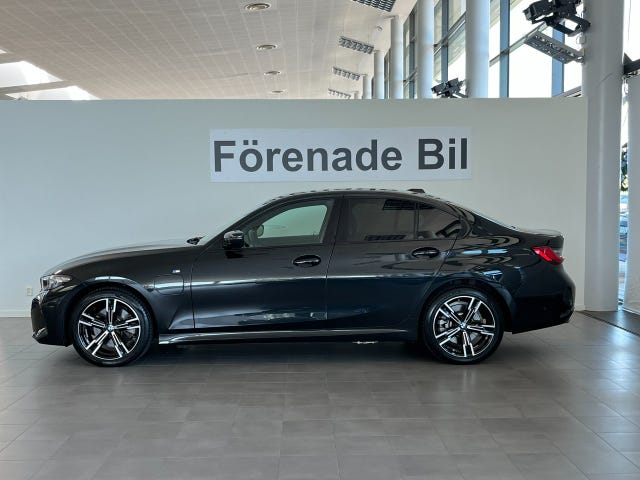 BMW 330e 2025 – bild 3
