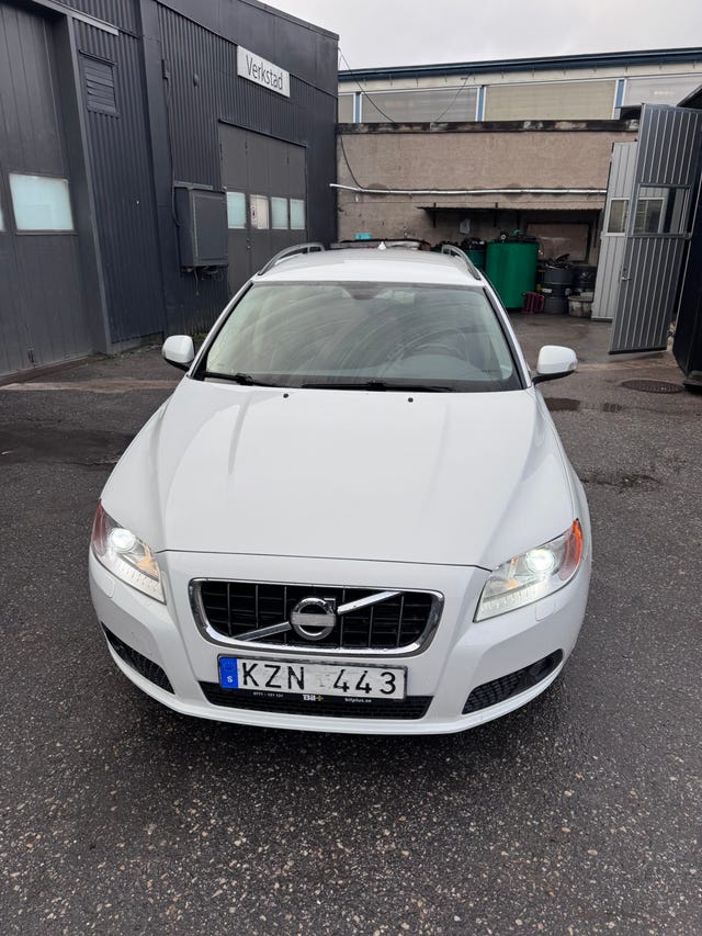 Volvo V70 2011