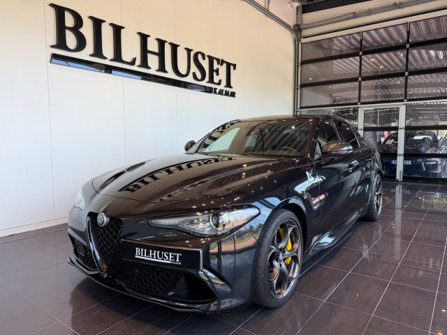 Alfa Romeo Giulia Quadrifoglio 2022