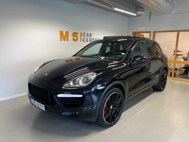Porsche Cayenne Turbo 2011
