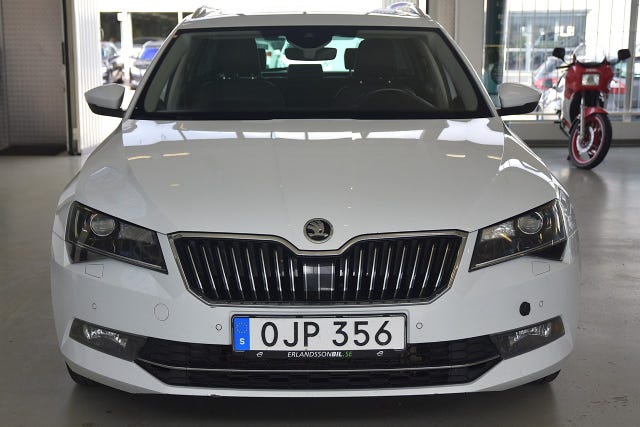 Skoda Superb 2017 – bild 2