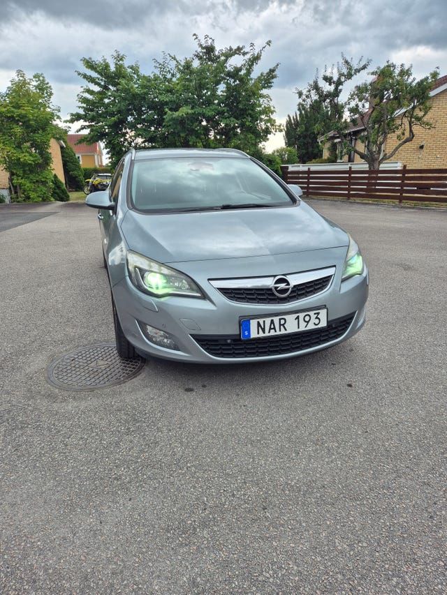 Opel Astra 2012