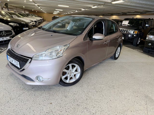 Peugeot 208 2012