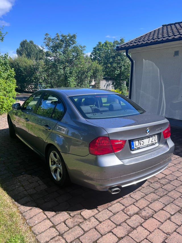 BMW 320d 2011 – bild 3
