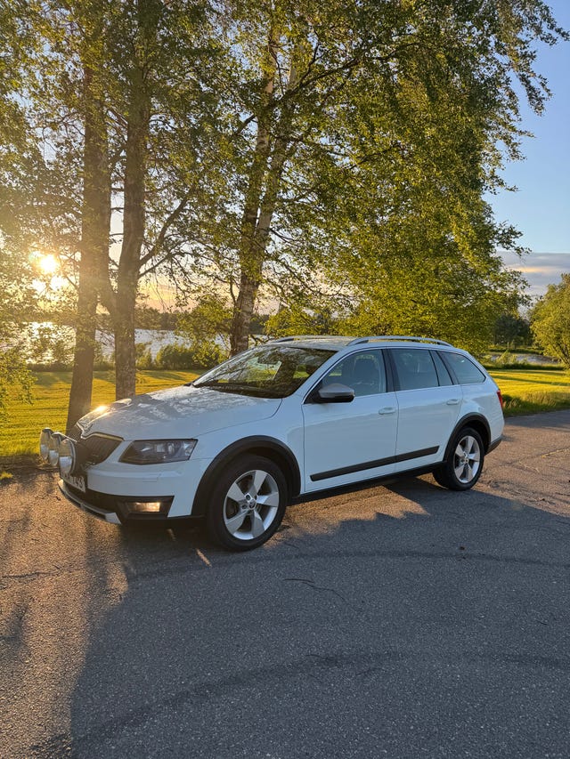 Skoda Octavia Scout 2015