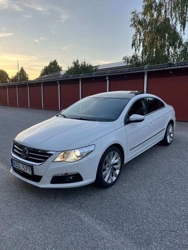 Volkswagen Passat CC 2011