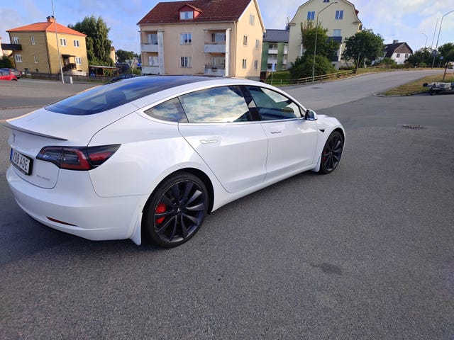 Tesla Model 3 2020