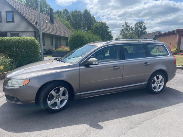 Volvo V70 2010