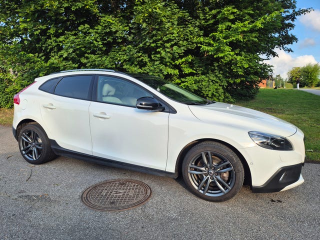 Volvo V40 Cross Country 2016