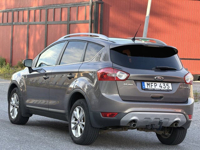 Ford Kuga — bild 8 av 12