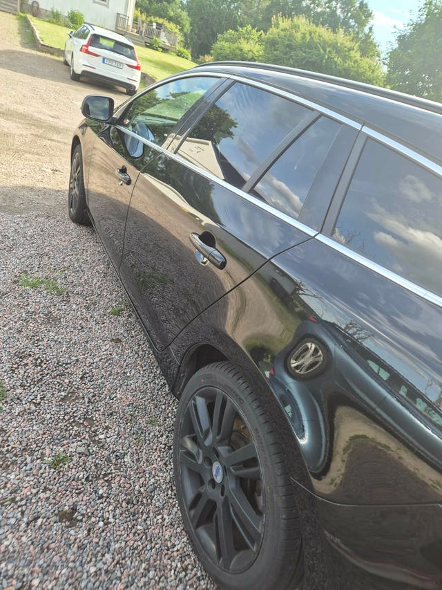 Volvo V60 2015 – bild 2