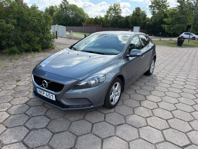 Volvo V40 2018