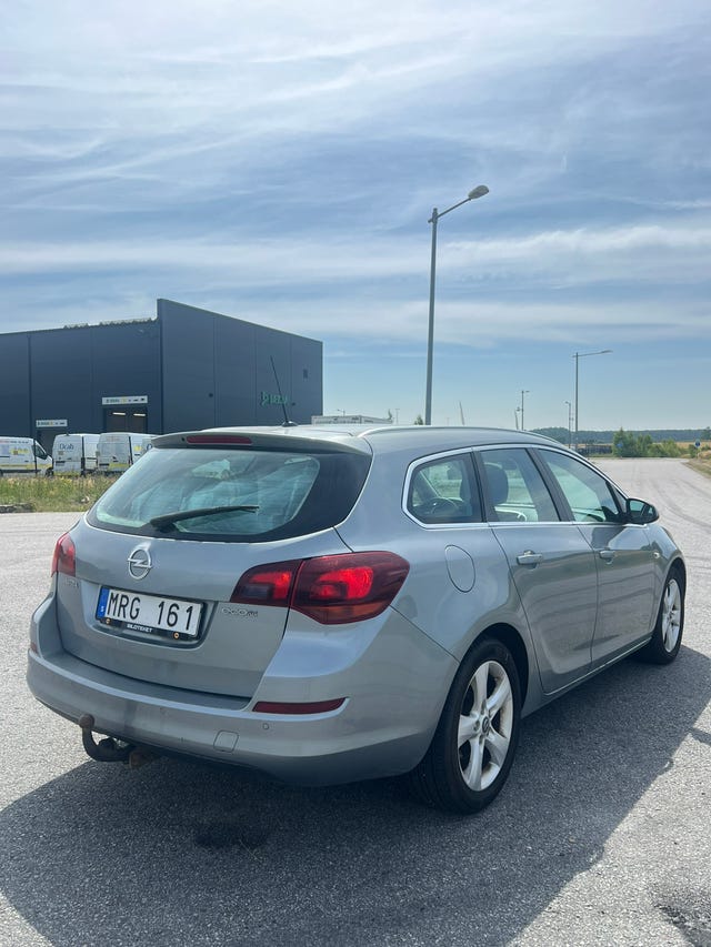 Opel Astra 2012