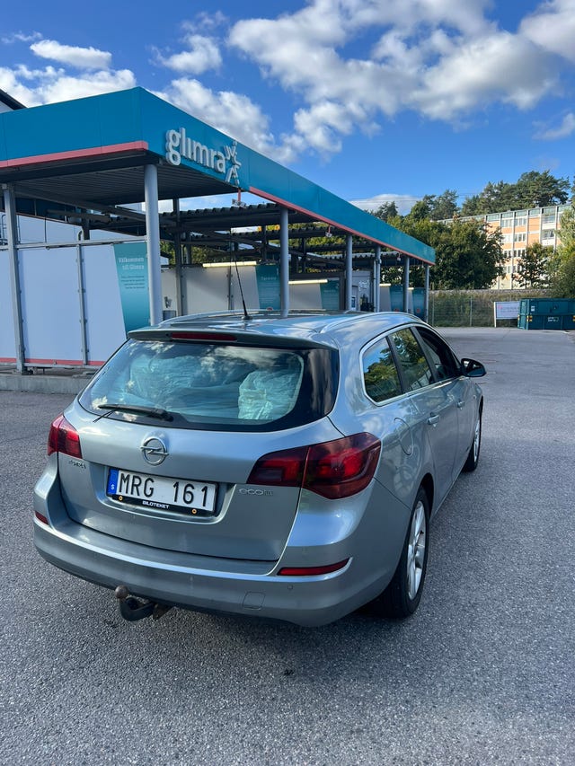 Opel Astra 2012