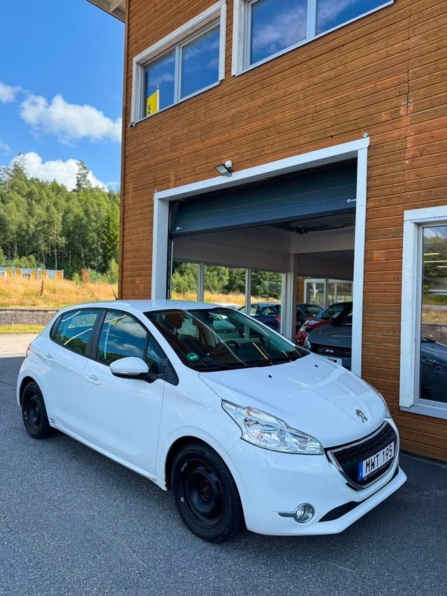 Peugeot 208 2015