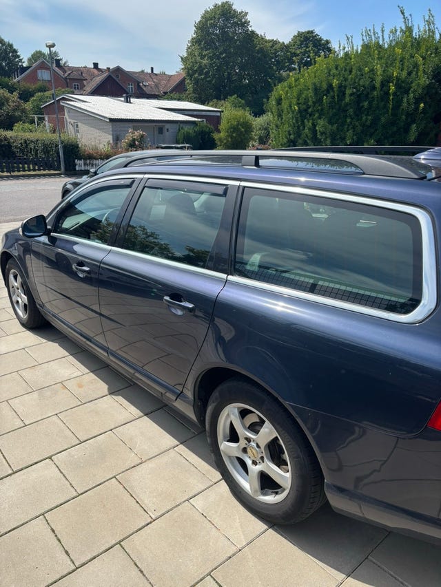 Volvo V70 2010 – bild 2