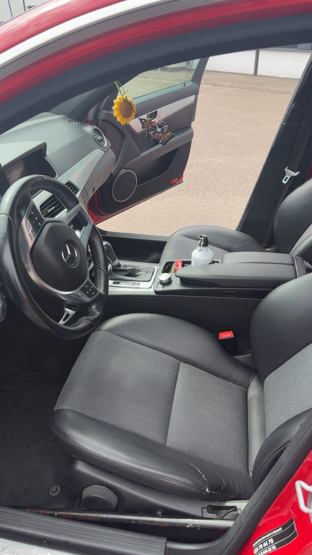 Mercedes-Benz C200 2012