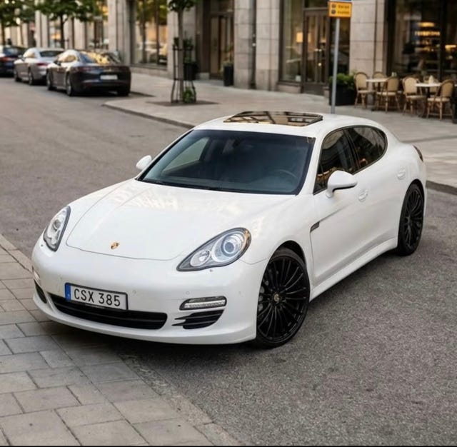 Porsche Panamera 4S 2010