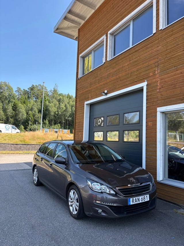 Peugeot 308 SW 2016