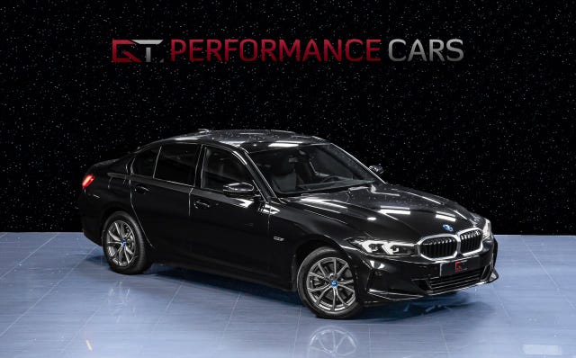 BMW 330e 2023