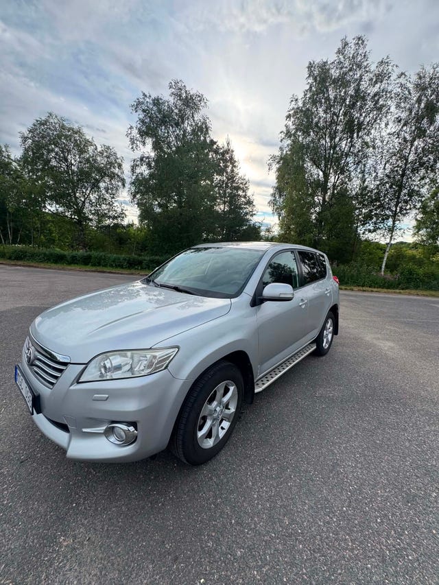 Toyota RAV4 2011