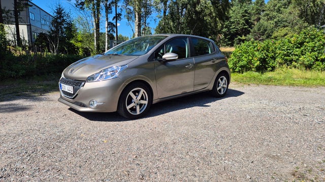 Peugeot 208 2013