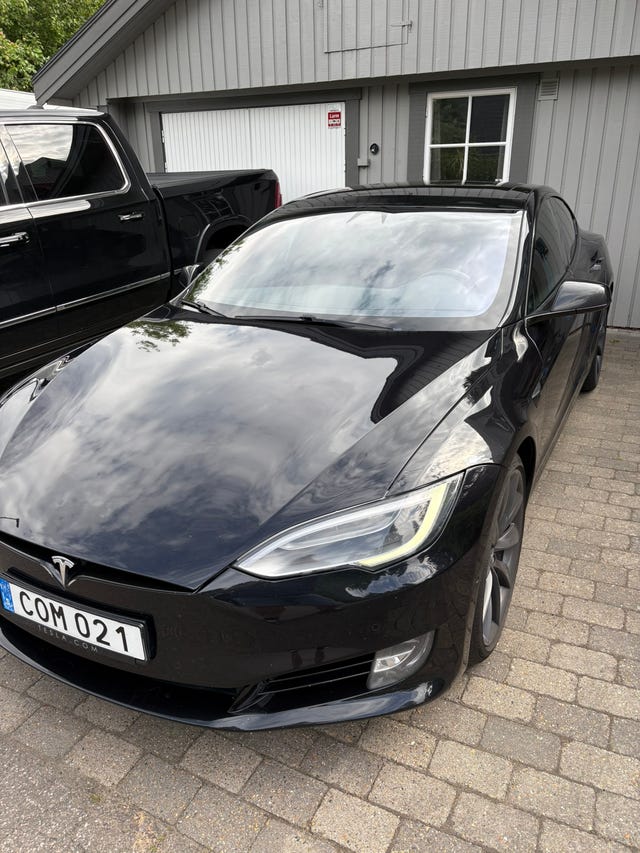 Tesla Model S 2018