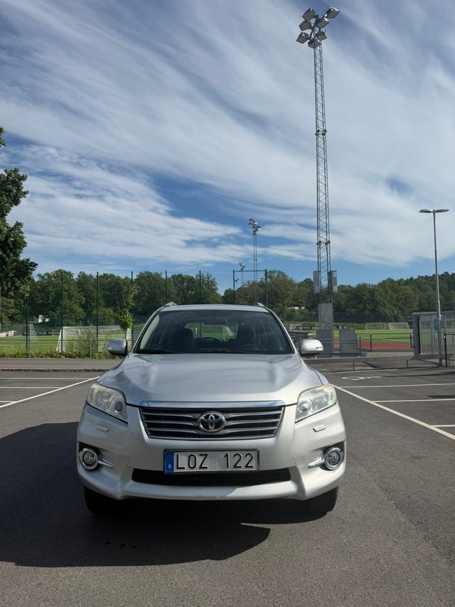 Toyota RAV4 2011