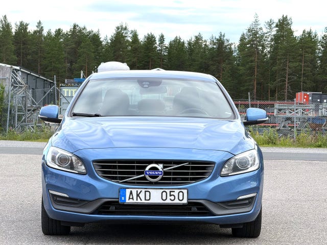 Volvo S60 — bild 2 av 11