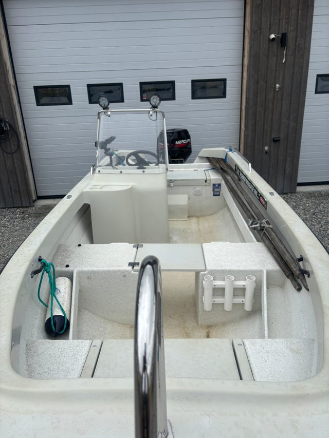 Crescent 465 trader + båtrailer.