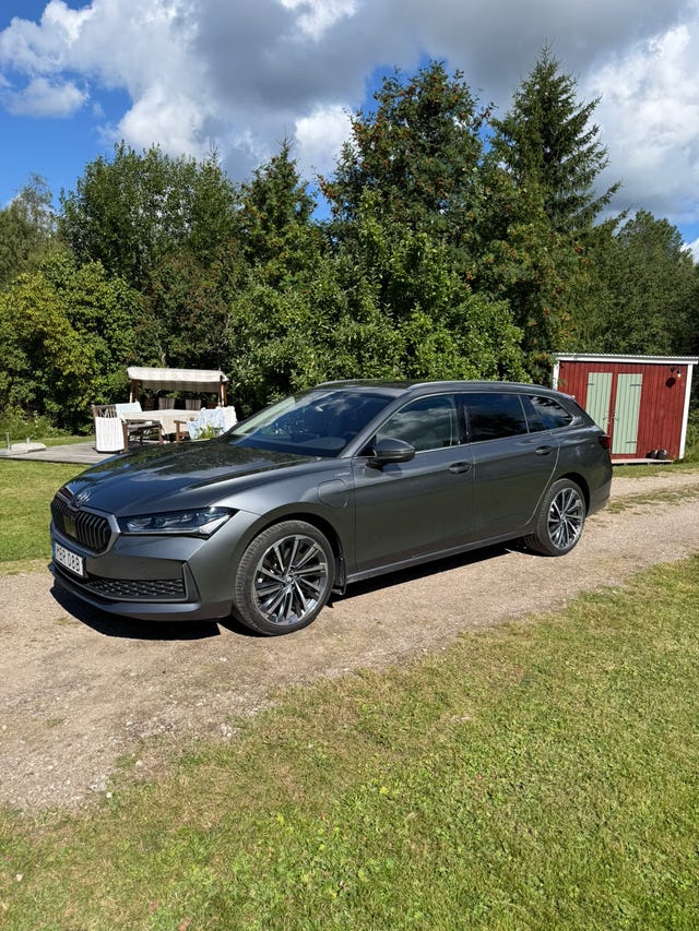 Skoda Superb 2025