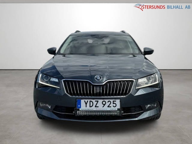 Skoda Superb 2016 – bild 2