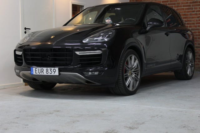 Porsche Cayenne Turbo 2015
