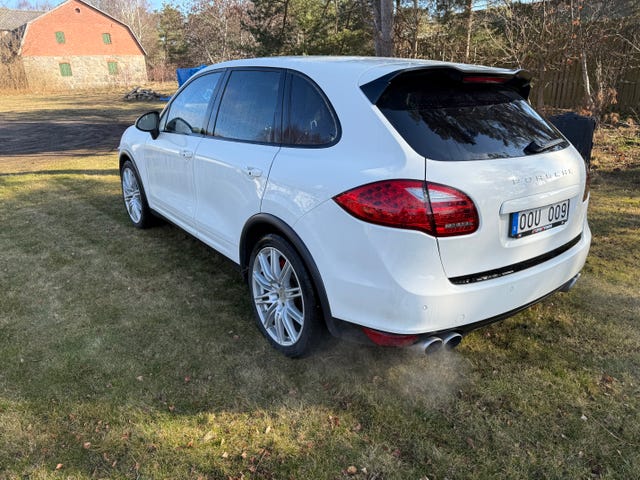 Porsche Cayenne Turbo 2012
