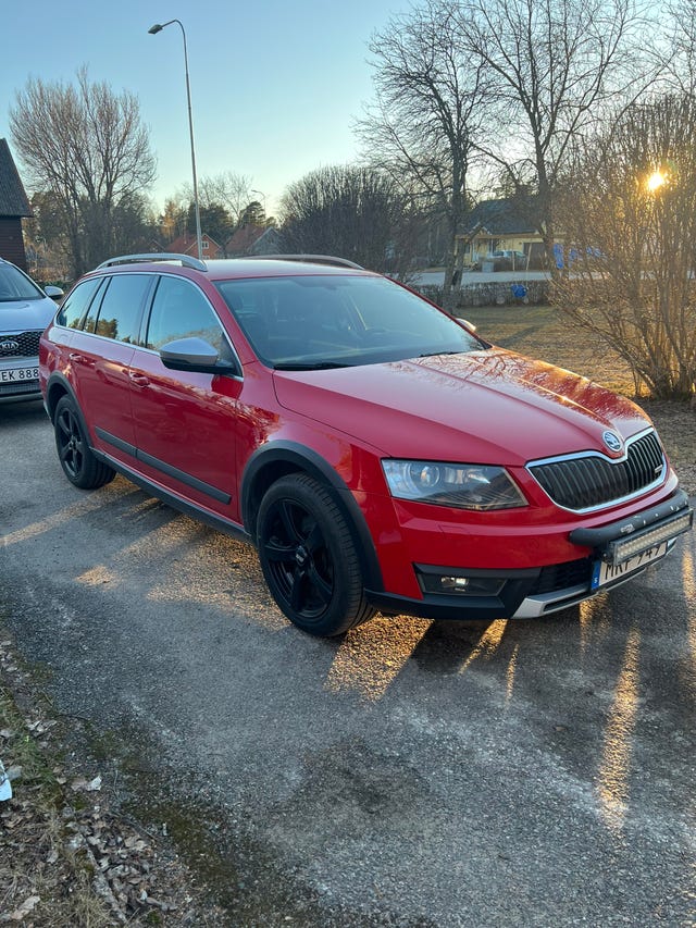 Skoda Octavia Scout 2015