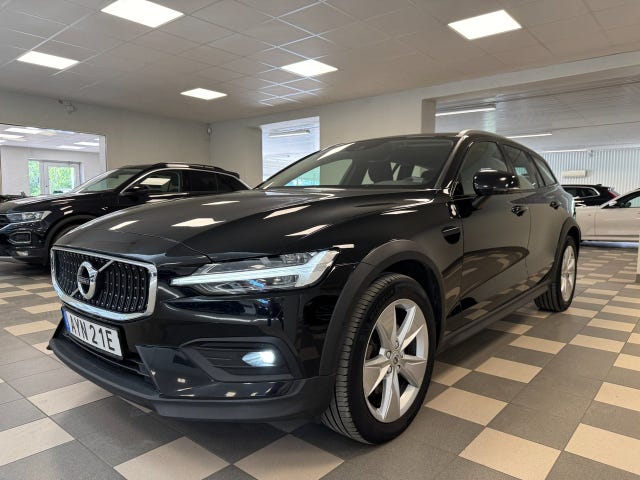 Volvo V60 Cross Country 2021