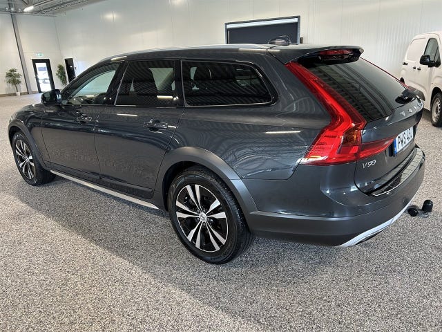 Volvo V90 Cross Country 2020 – bild 2